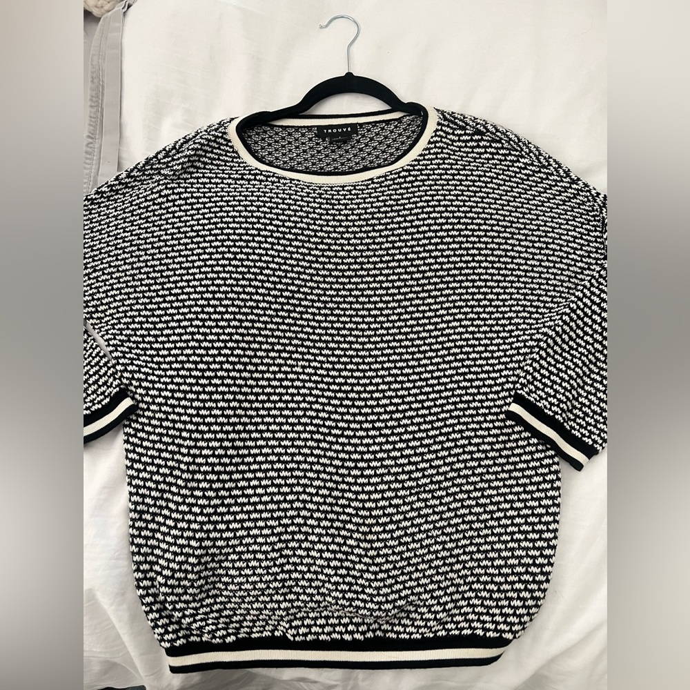 Trouve Black & White Crewneck Sweater- sz small